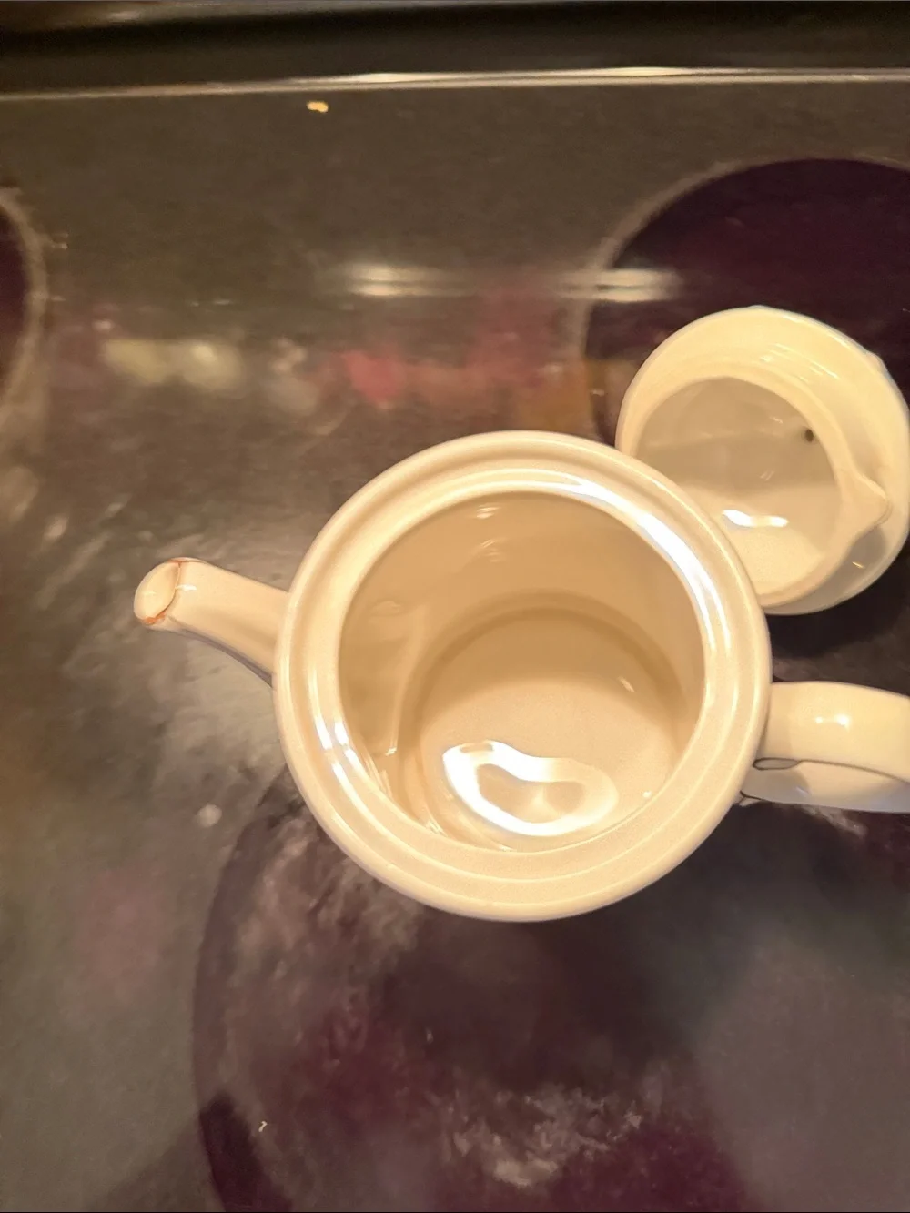 London Ceramic Teapot with Decorative City Scene - White and Gold Accents